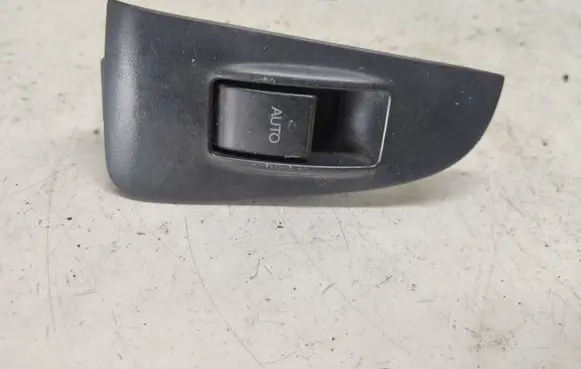 Toyota Avensis T250 Electric window control switch 7427205020