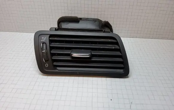 Volkswagen PASSAT B6 Dashboard side air vent grill/cover trim 3C1819702E