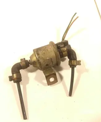 Audi A6 S6 C4 4A Valve vacuum 034906283