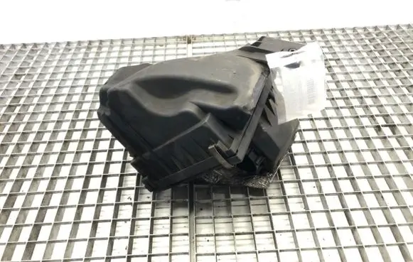 Volkswagen PASSAT B5.5 Air filter box 