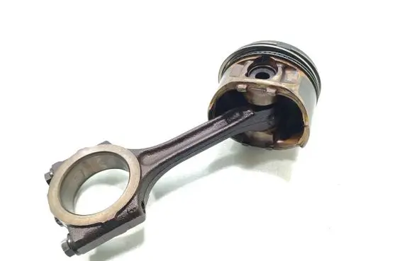 Renault Clio III Piston with connecting rod 