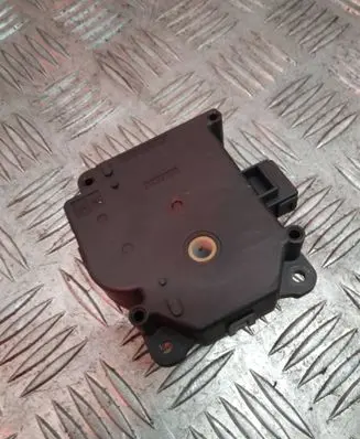 Toyota RAV 4 (XA20) Air flap motor/actuator AE0637008330