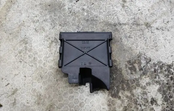 Skoda Octavia Mk3 (5E) Fuse box cover 5Q0927165B