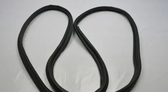 Peugeot 208 I Trunk rubber seal (body) 9673281080
