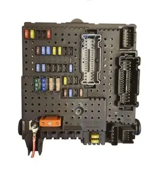 Volvo V70 Fuse module 30728512
