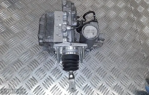 Toyota Prius (XW30) ABS Pump 4727047030 4720047030
