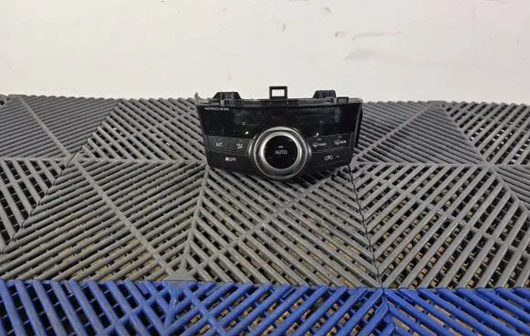 Toyota Prius+ (ZVW40) Climate control unit 5590047171 2370006652 10B31