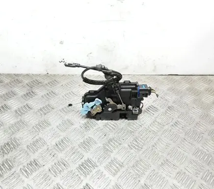 Skoda Octavia Mk2 (1Z) Front door lock 3D2837015 CZWL3A00473