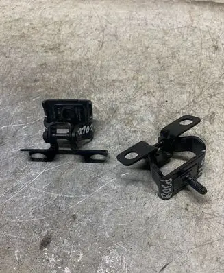 Peugeot 308 Tailgate/trunk/boot hinge