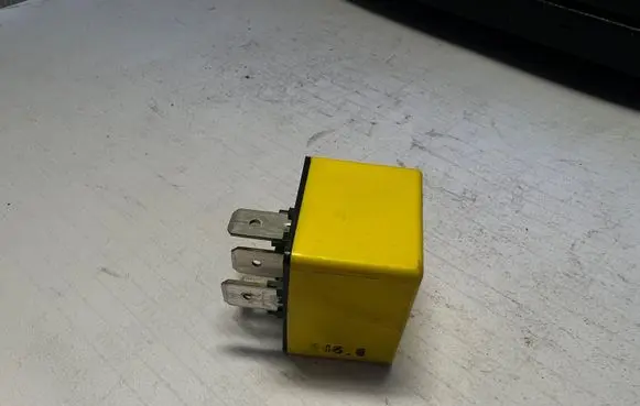 Peugeot 406 Other relay 12V25A03701