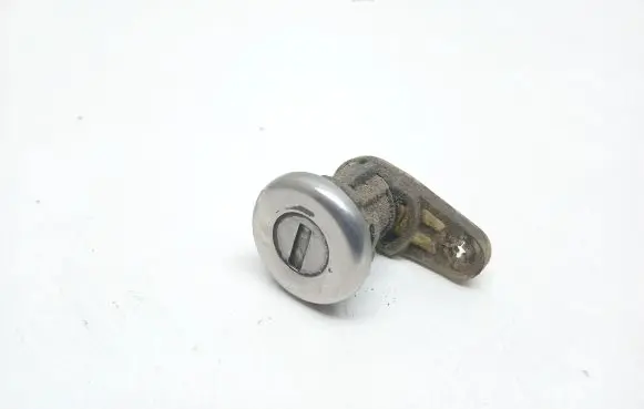 Renault Clio I Front door lock (next to the handle) 