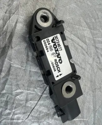 Volvo XC90 Airbag deployment crash/impact sensor 30724677