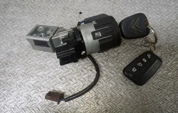 Citroen C4 Grand Picasso Ignition lock 9663123380