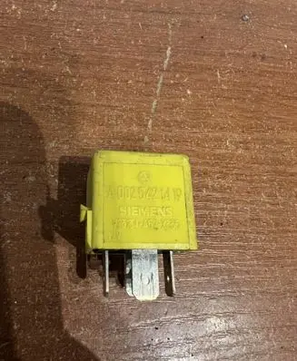 Mercedes-Benz A W169 Other relay A0025421419 D1105