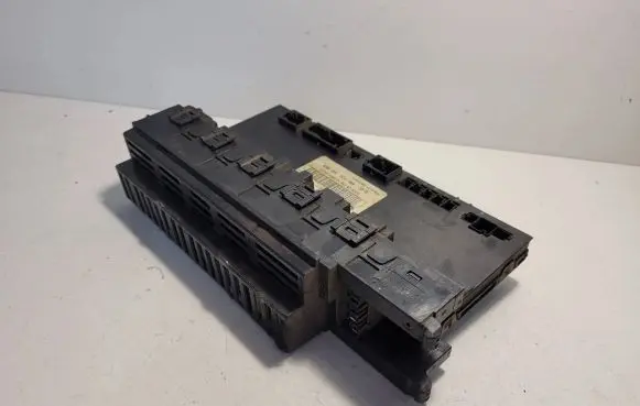 Mercedes-Benz E W211 Fuse module 2115454901 5DK00804725