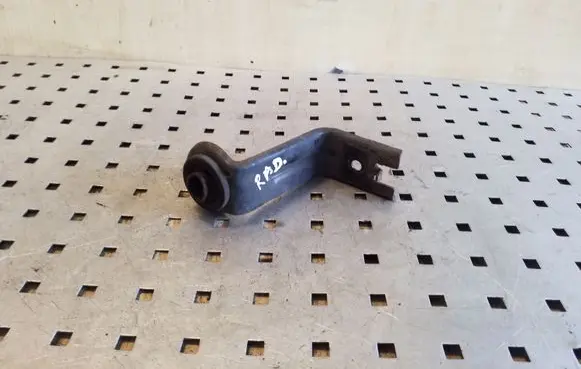 Radiator mount bracket