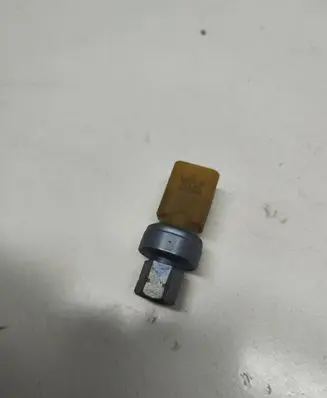 Peugeot 2008 II Air conditioning (A/C) pressure sensor 9673006300