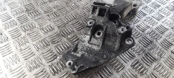 Renault Megane III Generator/alternator bracket 8200669495