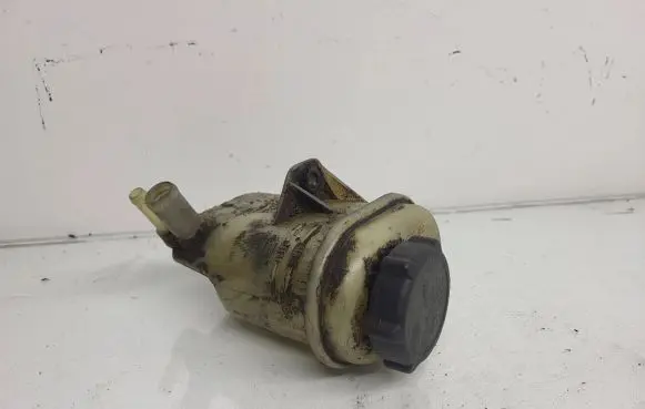 Ford Focus Power steering fluid tank/reservoir 3R700