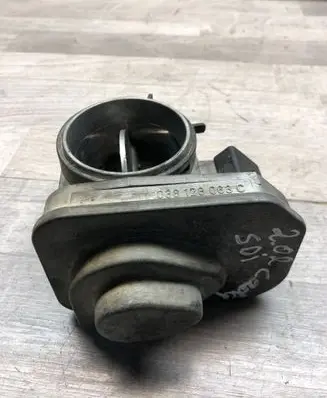 Volkswagen Caddy Throttle valve 038128063C