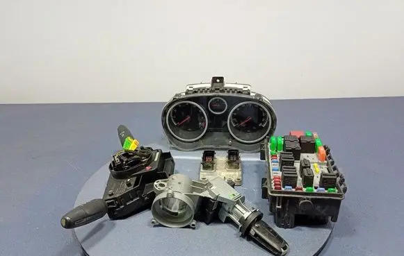 Opel Corsa D Engine control unit/module ECU 55557933