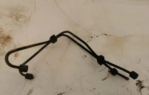 Volvo S40 Fuel line pipe