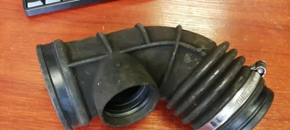 BMW 5 E39 Air intake hose/pipe 1435625