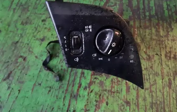 Mercedes-Benz A W168 Light switch 1685450104