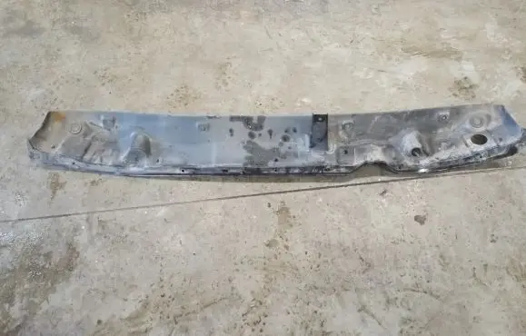 Engine bonnet/hood lock trim molding