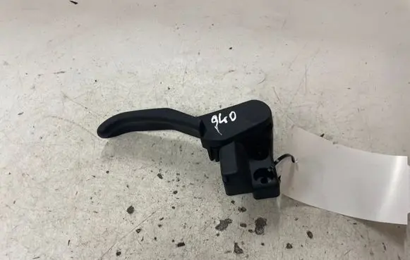 Skoda Superb B5 (3U) Engine bonnet (hood) release handle 3B1823533