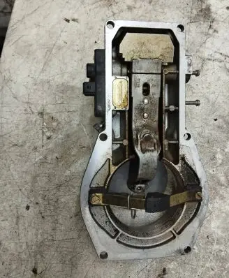 Audi 80 90 B3 Fuel distributor 026133353 0438121011