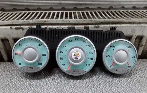 Speedometer (instrument cluster)