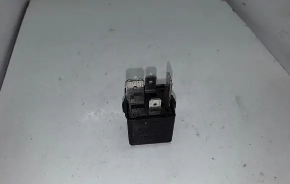 Volkswagen Golf V Other relay 1K0951253A V23134J52X430