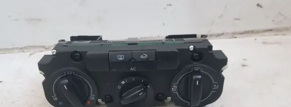 Volkswagen Golf V Climate control unit