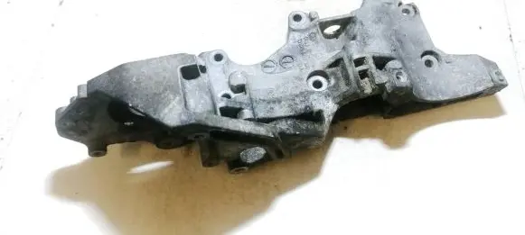 Volkswagen Jetta VI Engine mounting bracket 03l903143q