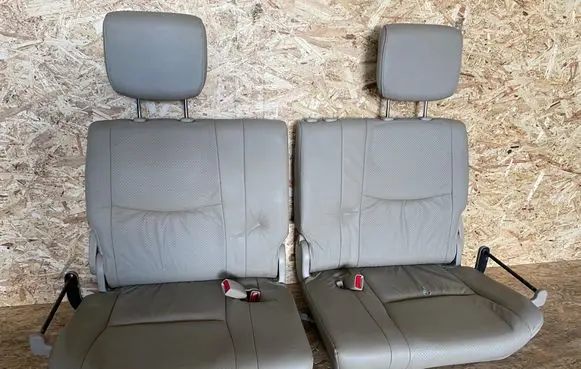 Seat set