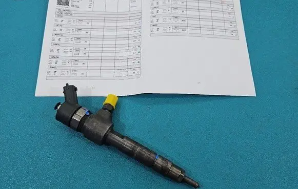 Opel Zafira B Fuel injector 0445110276 IMPRK1484034