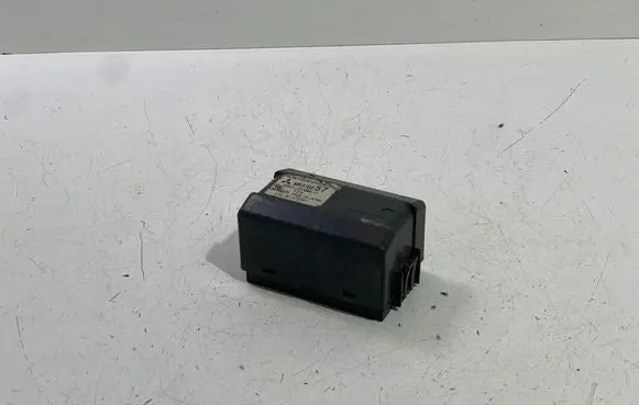 Mitsubishi Pajero Other relay MR515657