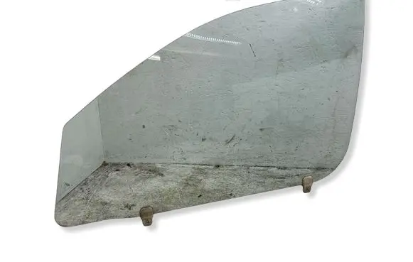 Mitsubishi Outlander Front door window glass four-door 43R00033