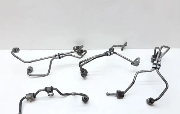 Volvo XC60 Fuel injector supply line/pipe 