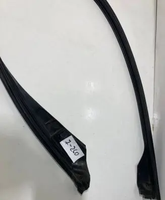 BMW 5 F10 F11 Rubber seal front coupe door 7182285