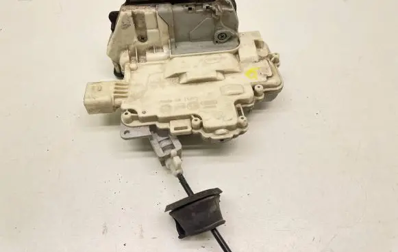 Audi A6 S6 C6 4F Front door lock 4F1837016