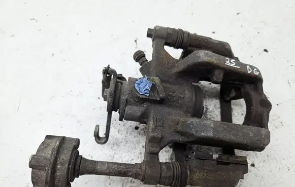 Opel Astra J Rear brake caliper