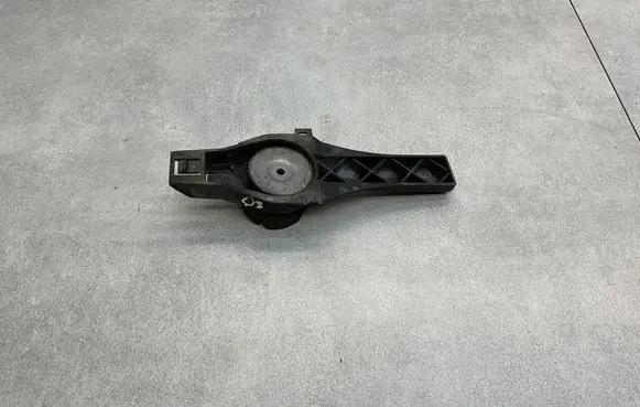 Audi Q3 8U Radiator mount bracket 8K0805201A