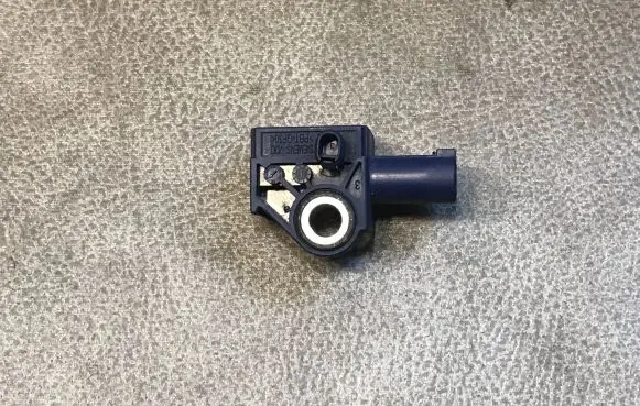 Mercedes-Benz E A207 Airbag deployment crash/impact sensor A2128204926