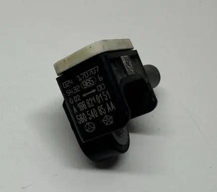 Mercedes-Benz E W212 Airbag deployment crash/impact sensor A1668210151 56054085AA 024170707
