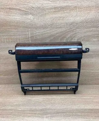 BMW 7 E38 Radio/GPS head unit trim 8125559 8150389