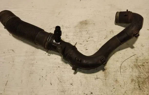 Volkswagen Golf IV Intercooler hose/pipe 8X0446037