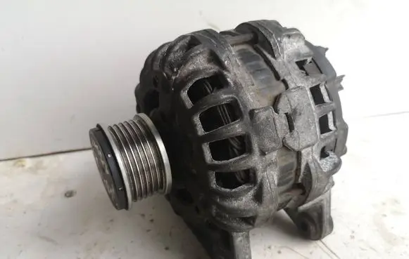 Dacia Sandero Generator/alternator 231005933R F000BL07G6 150927
