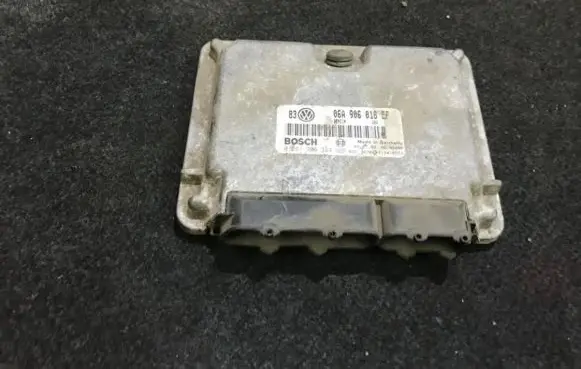 Volkswagen Golf IV Engine control unit/module 06a906018ef 0261206324